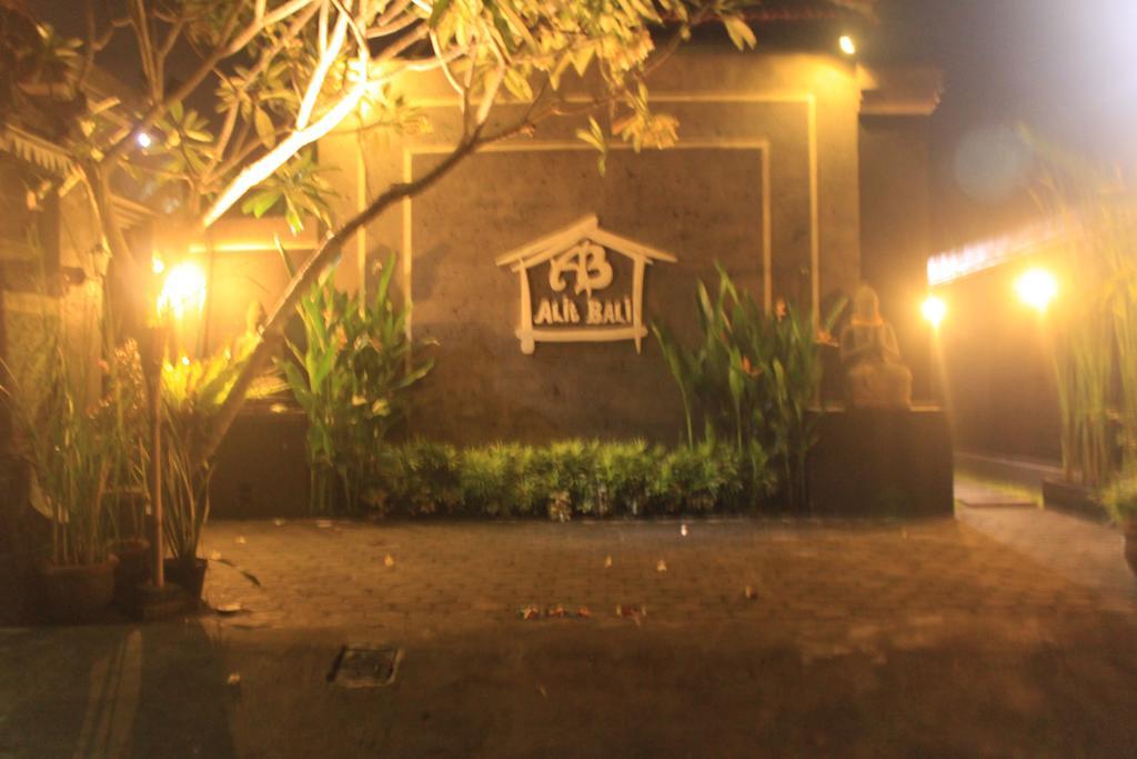 Alit Bali Villa Canggu  Luaran gambar